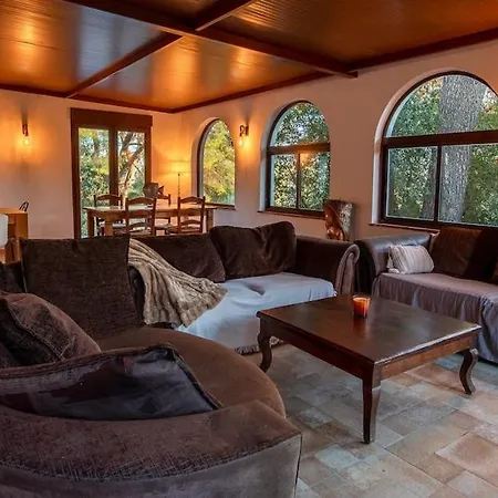 Casa Surrender Villa